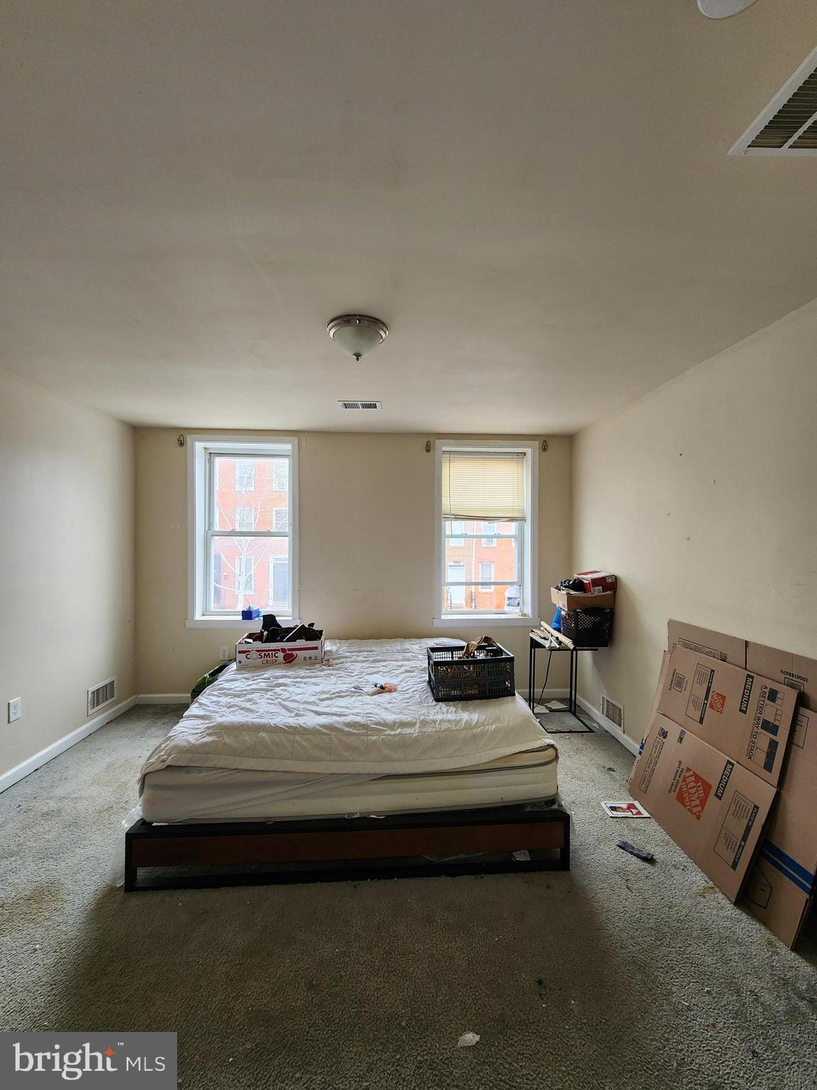 HOLLINS MARKET - Residential