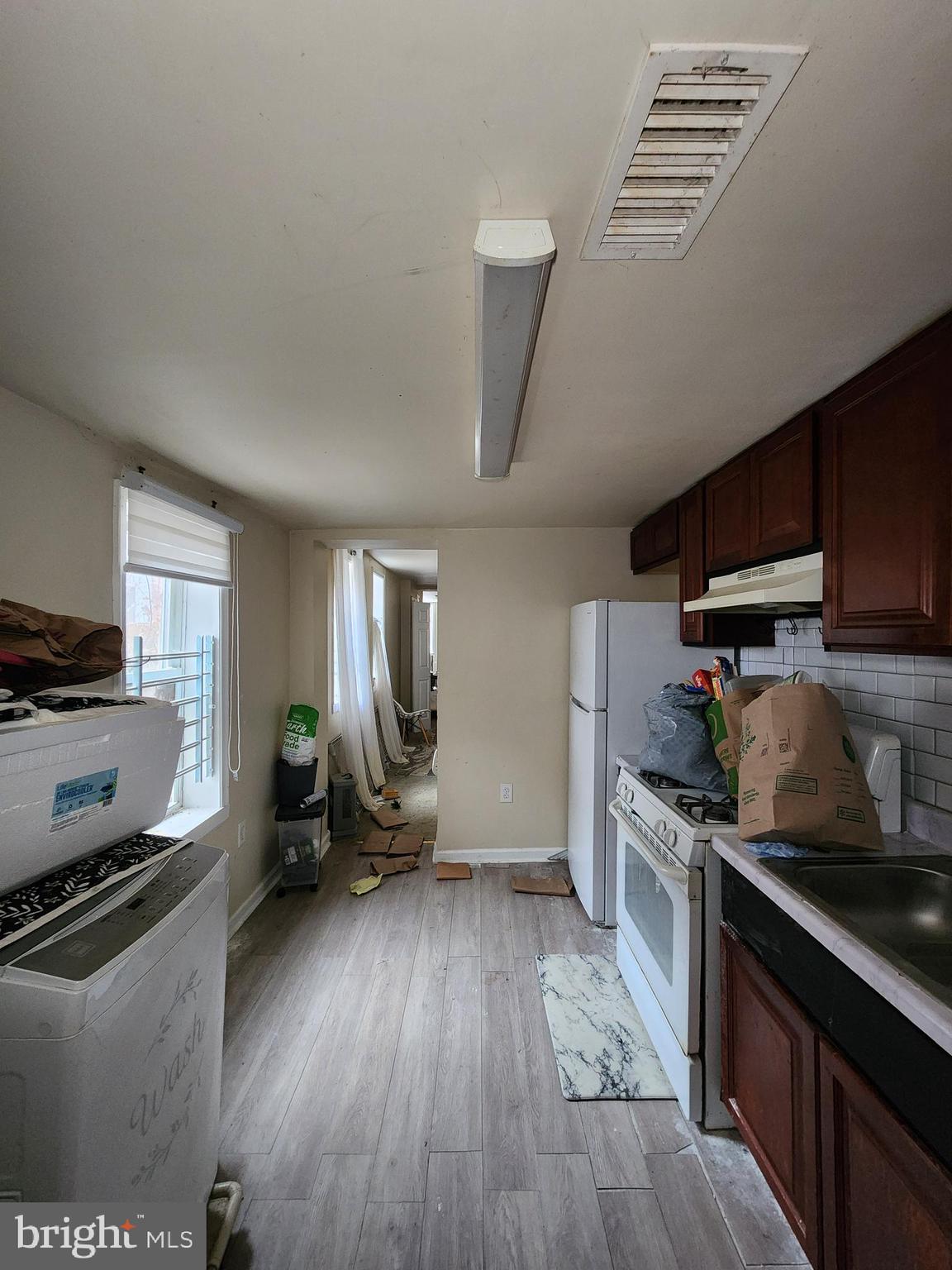 HOLLINS MARKET - Residential