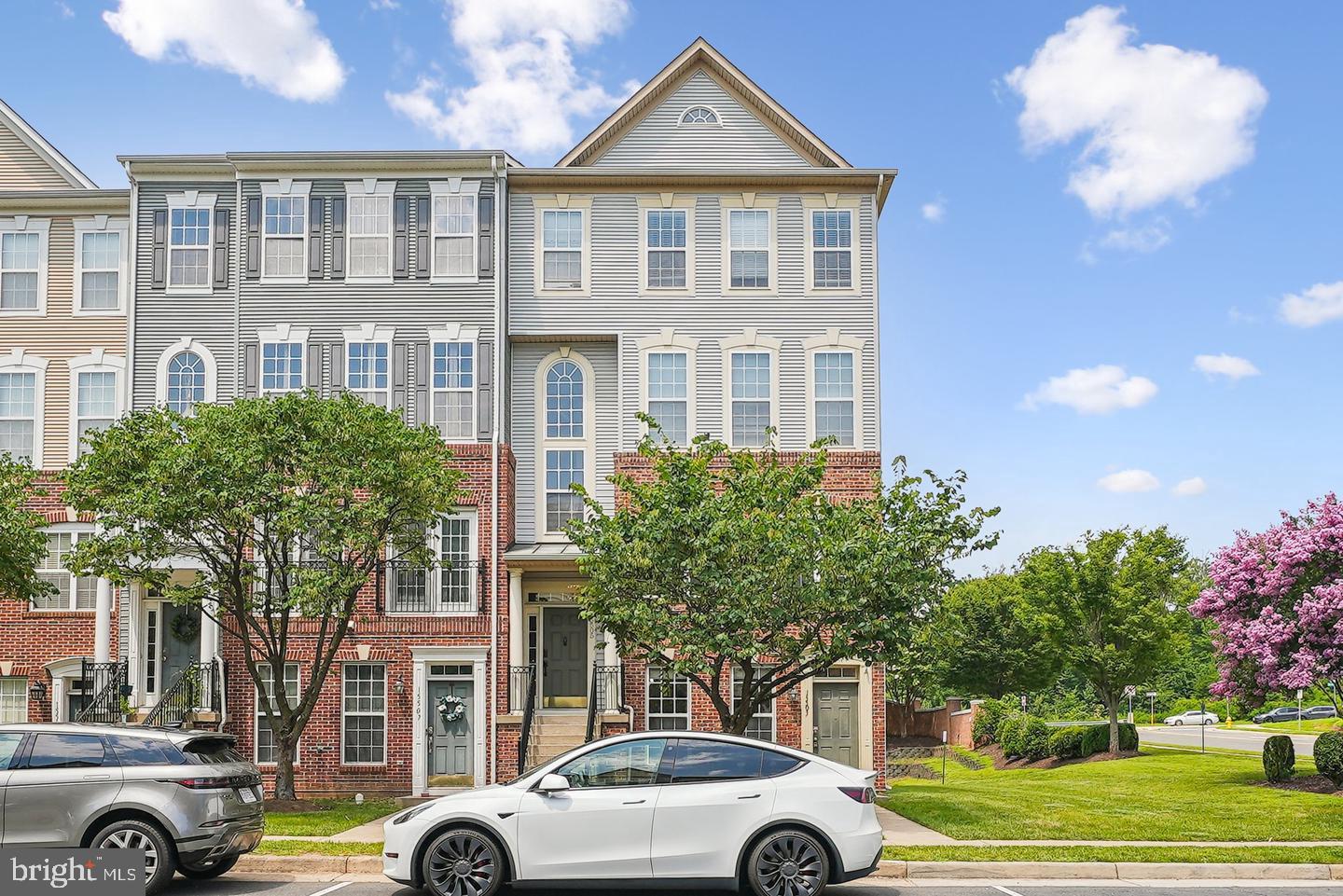 15503 JOHN DISKIN CIRCLE 32