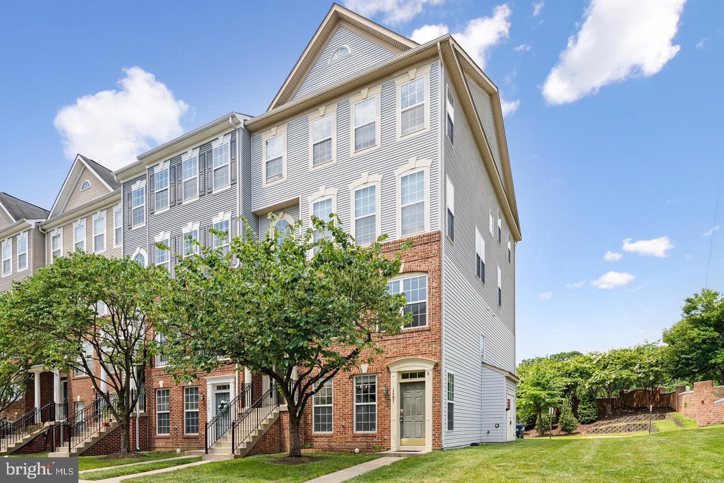 15503 JOHN DISKIN CIRCLE 32