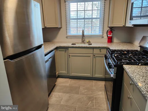 87 Westchester Drive, Tuckerton, NJ MLS: NJOC2031598