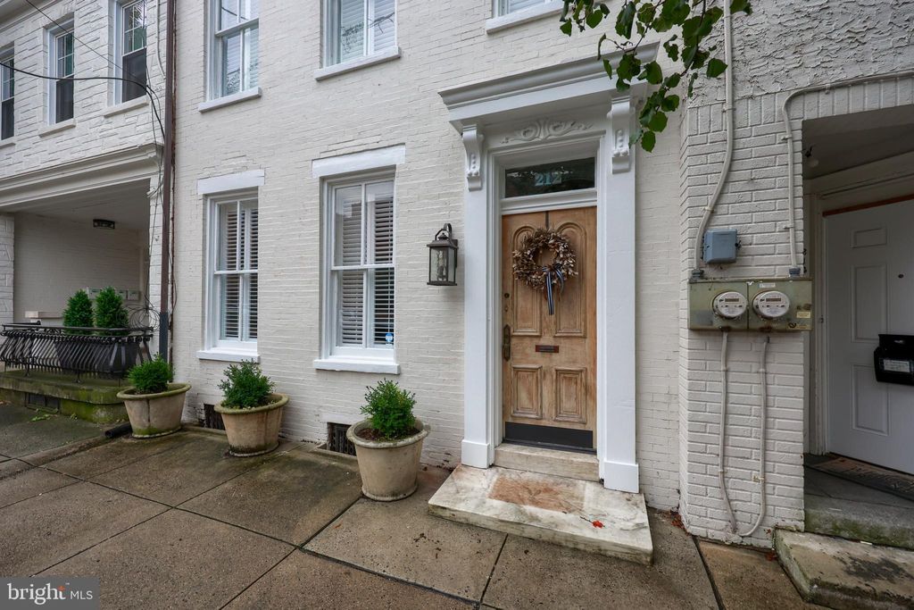 Photo of 212 W Chestnut Street, LANCASTER, PA 17603 (MLS # PALA2077106)