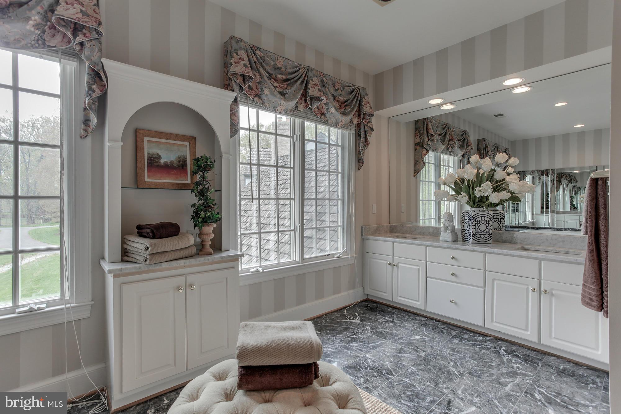 GLEN MILL KNOLLS - Residential