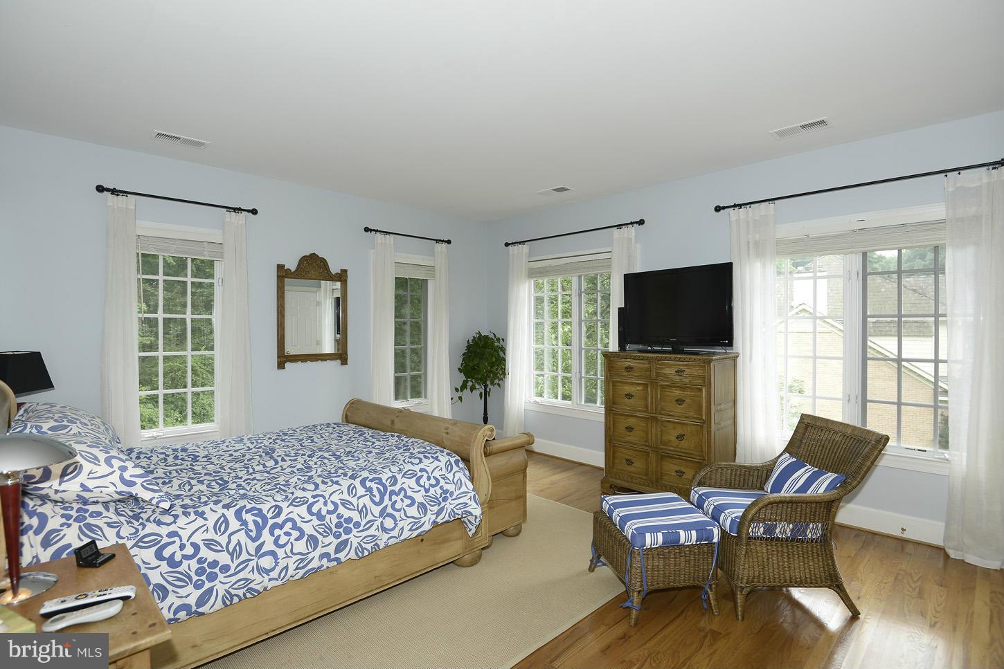 GLEN MILL KNOLLS - Residential