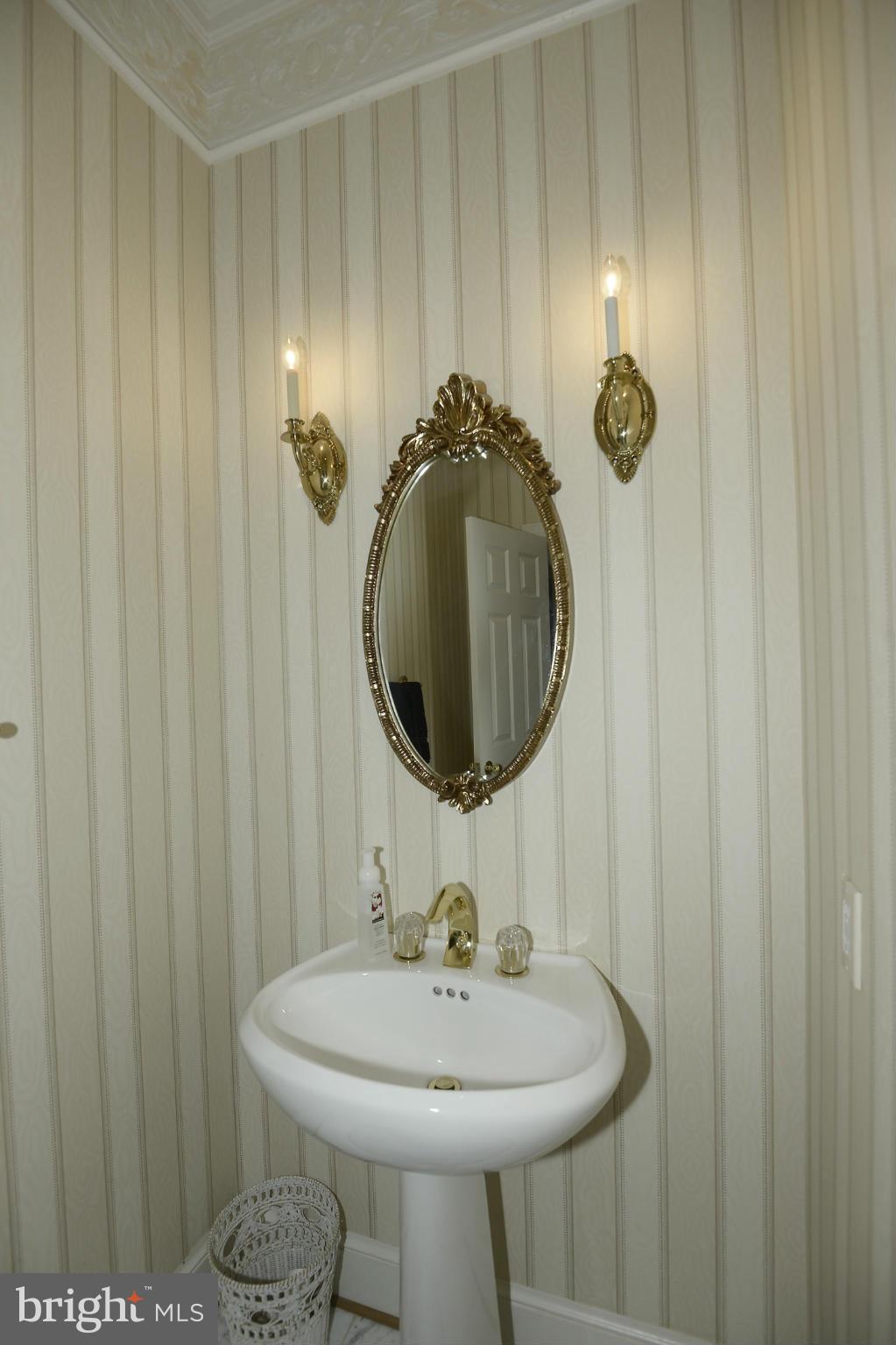 GLEN MILL KNOLLS - Residential