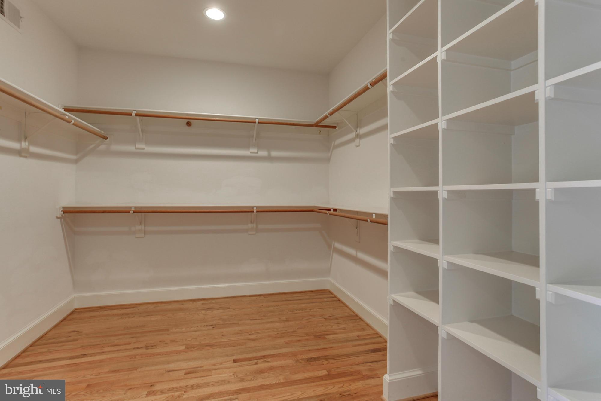 GLEN MILL KNOLLS - Residential