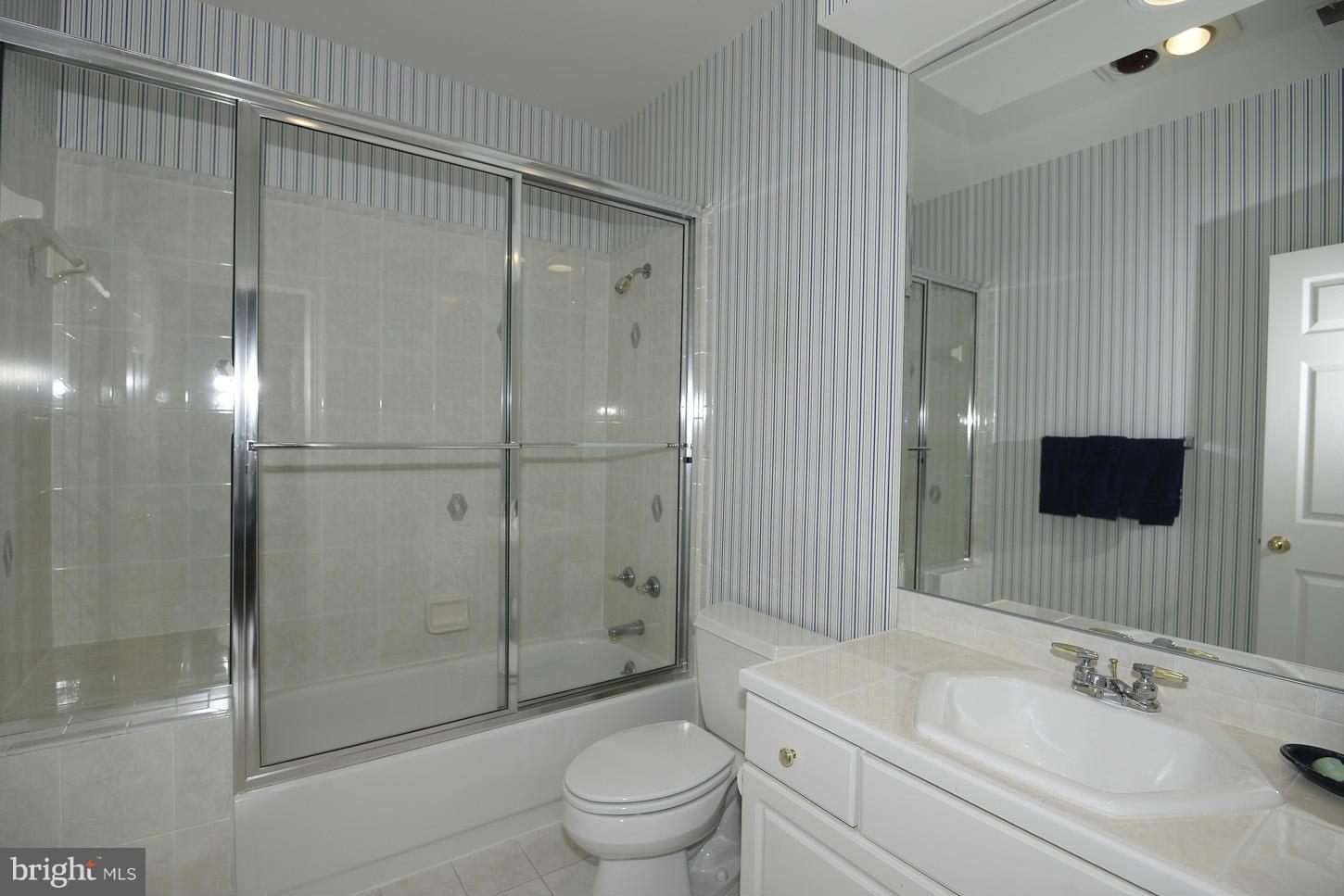 GLEN MILL KNOLLS - Residential