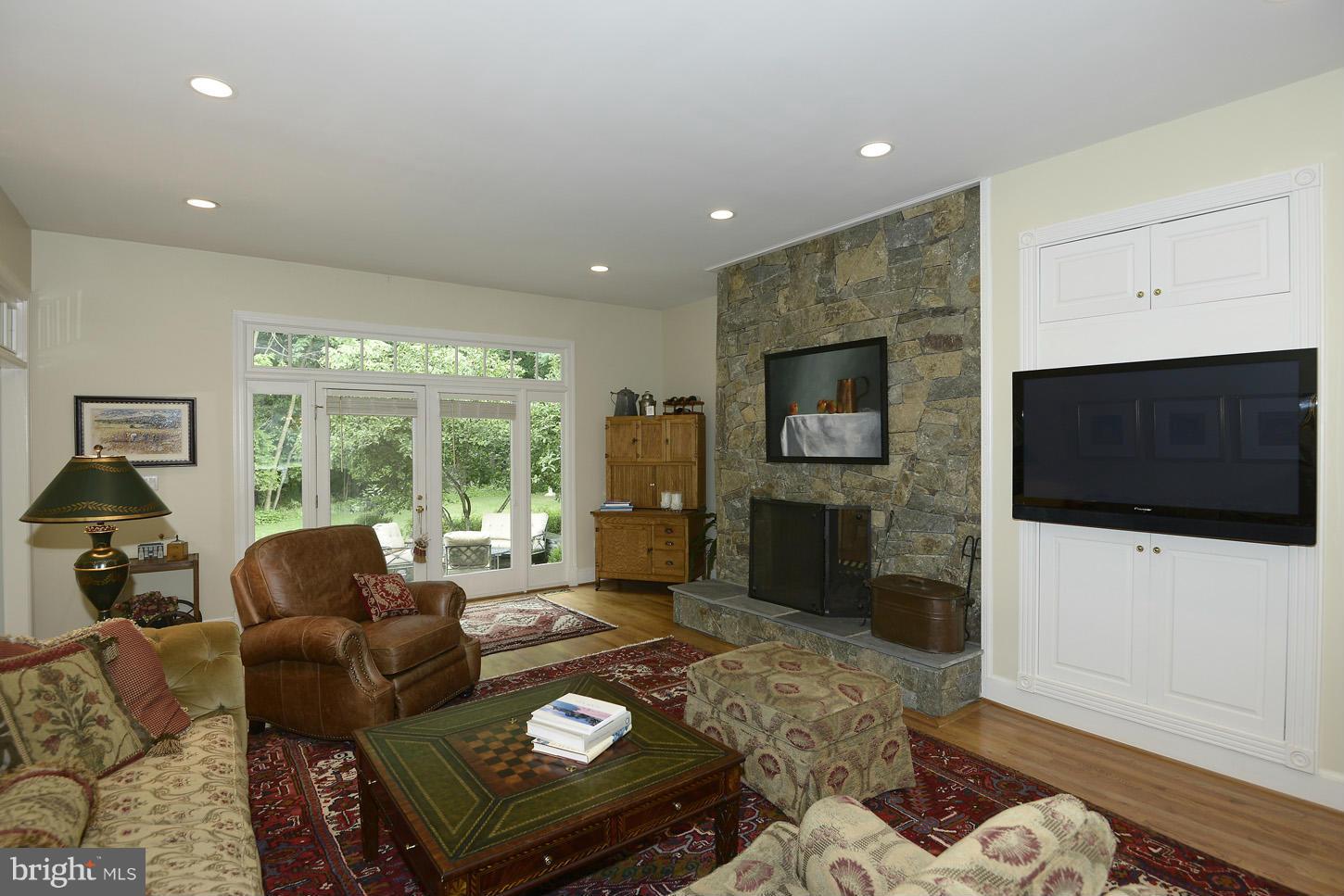 GLEN MILL KNOLLS - Residential