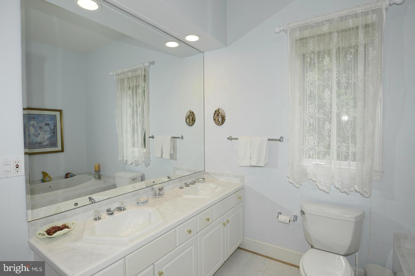 GLEN MILL KNOLLS - Residential