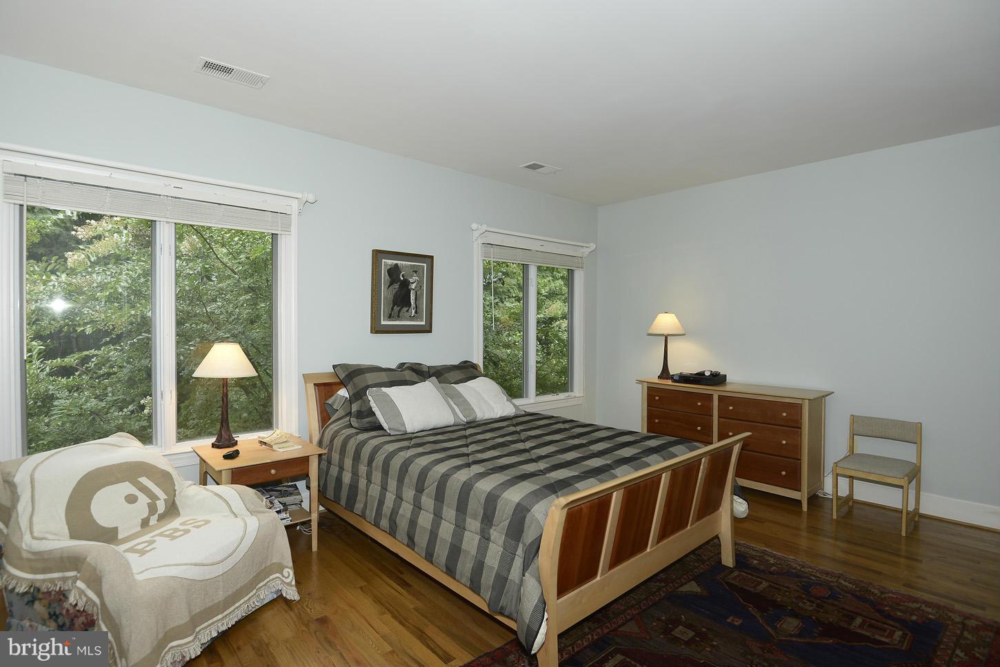 GLEN MILL KNOLLS - Residential