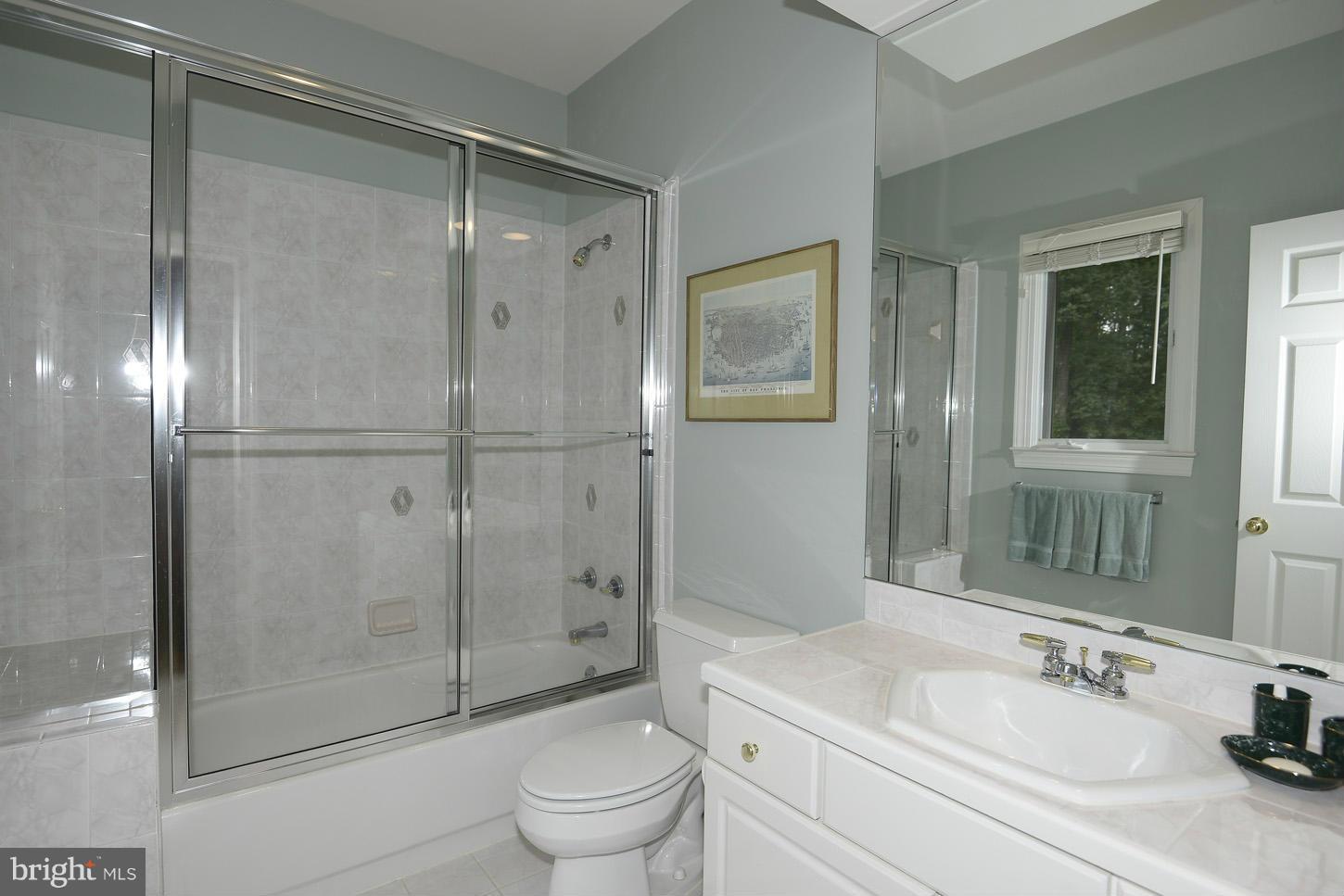 GLEN MILL KNOLLS - Residential