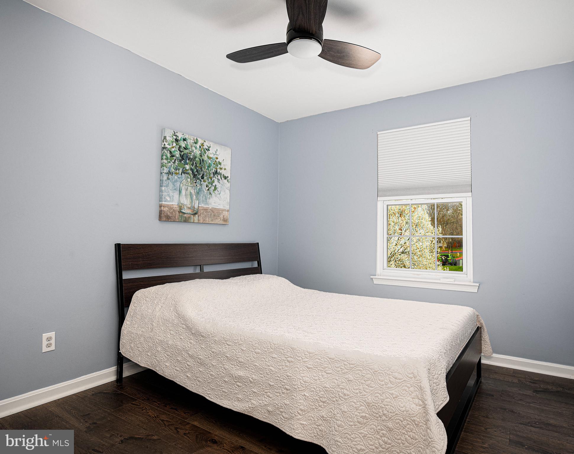 CONSTANT FRIENDSHIP - Residential