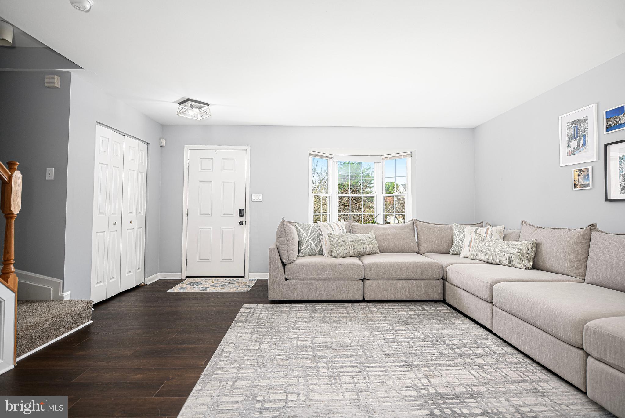 CONSTANT FRIENDSHIP - Residential