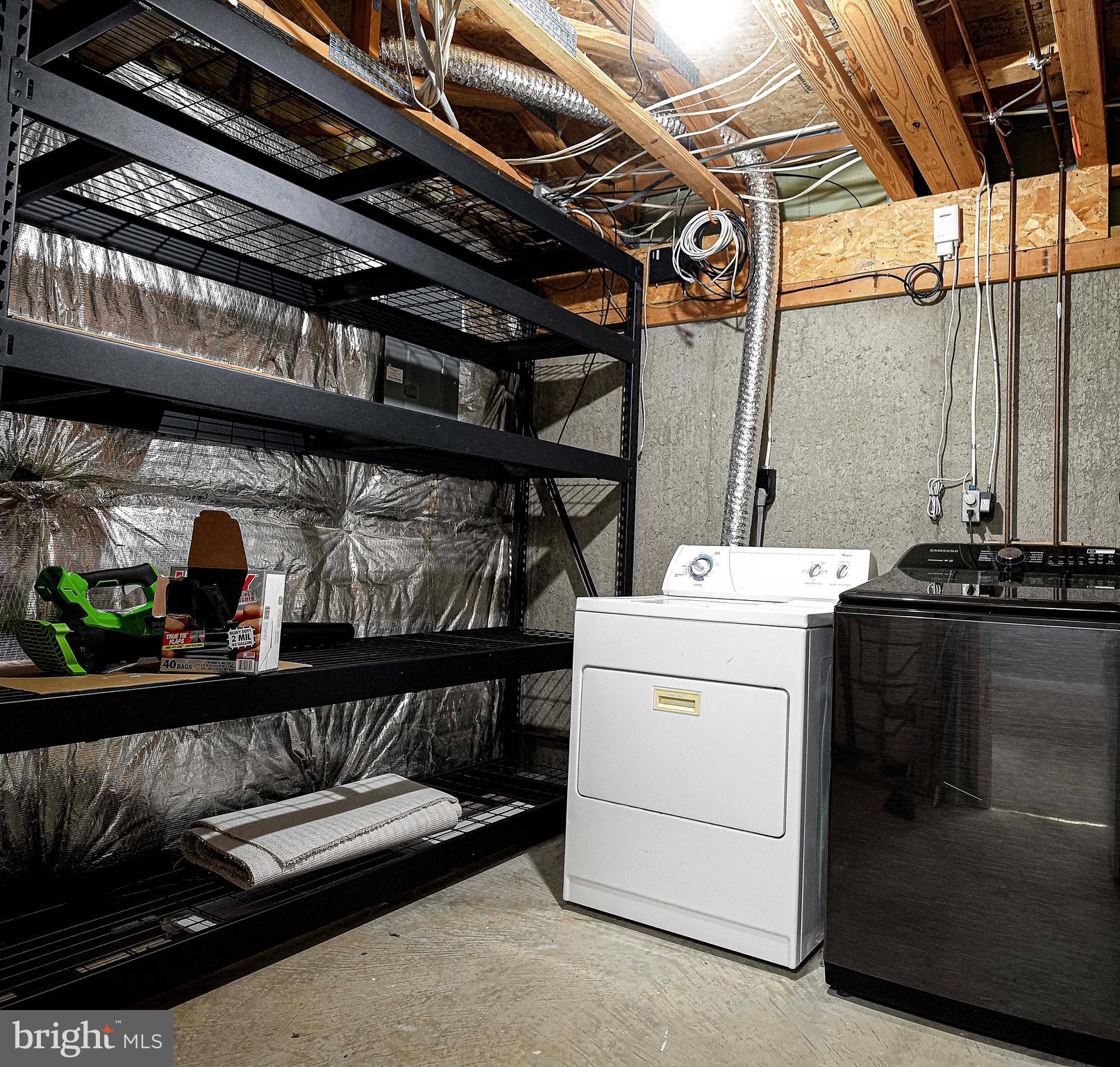 CONSTANT FRIENDSHIP - Residential