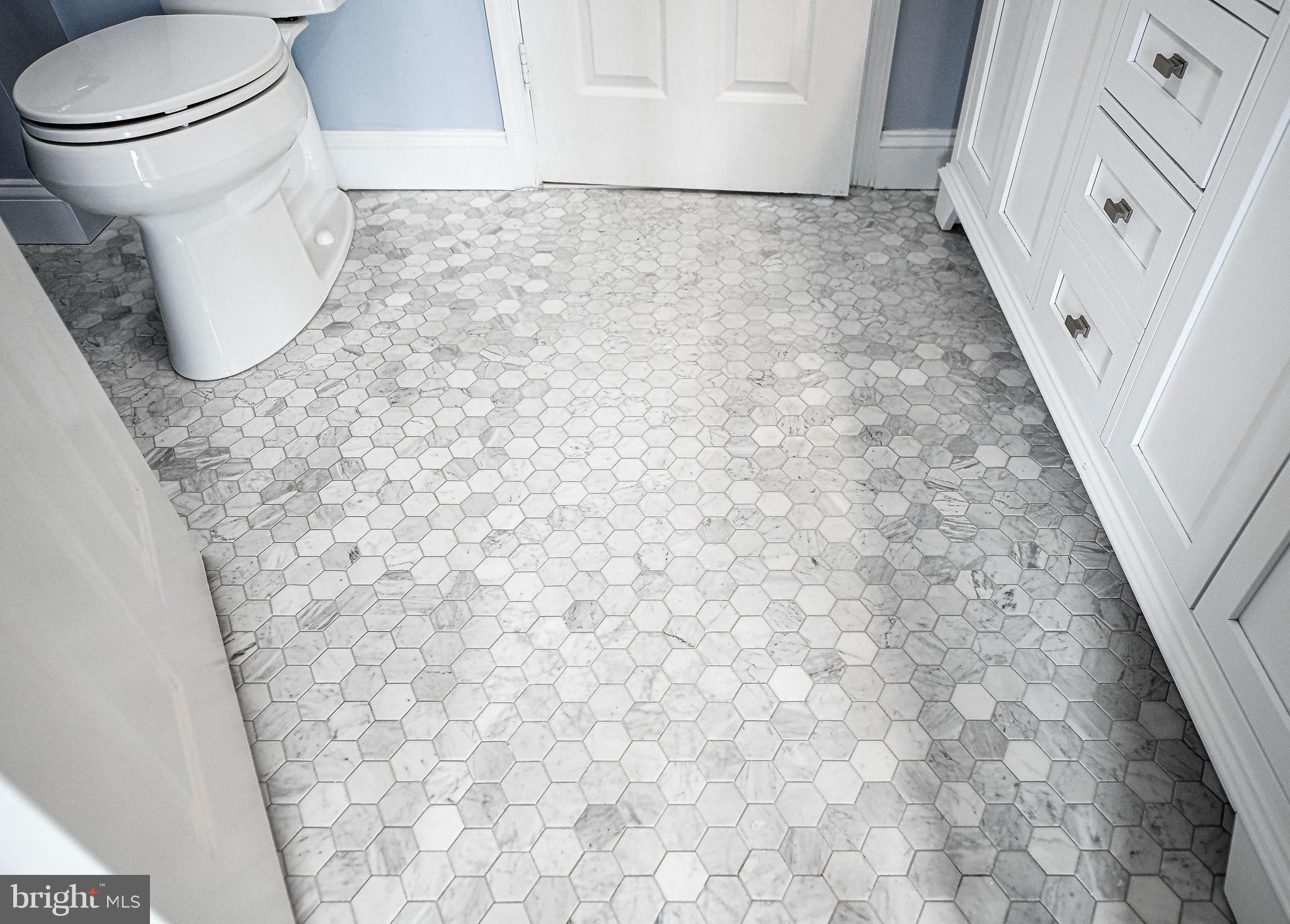 CONSTANT FRIENDSHIP - Residential