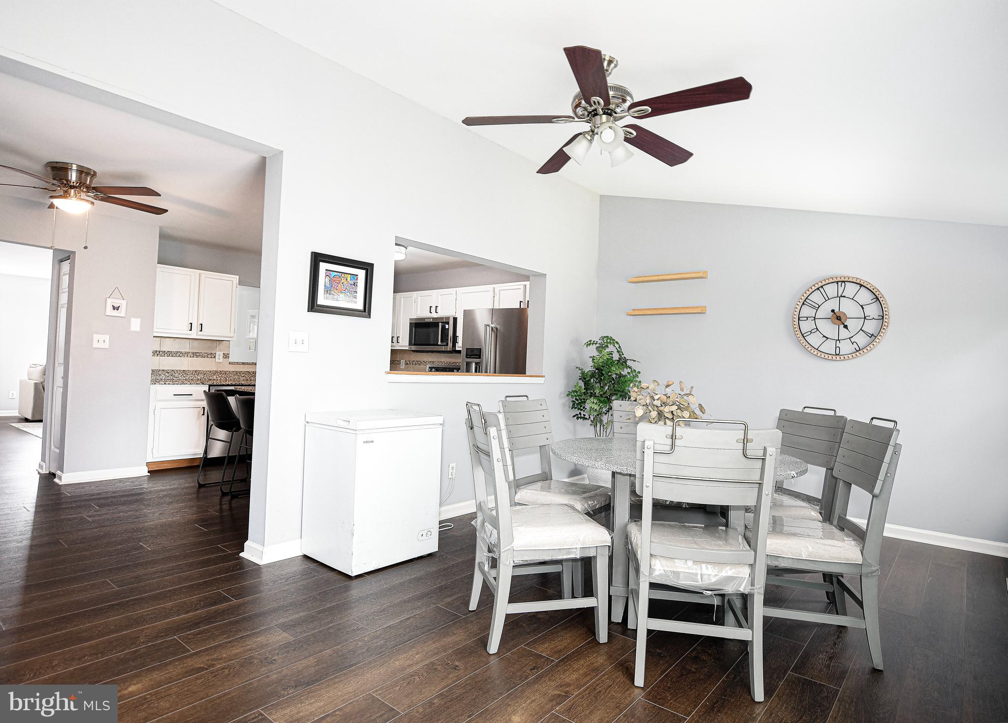 CONSTANT FRIENDSHIP - Residential