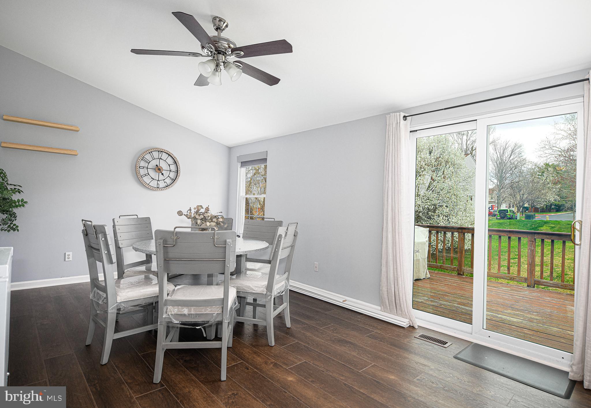 CONSTANT FRIENDSHIP - Residential