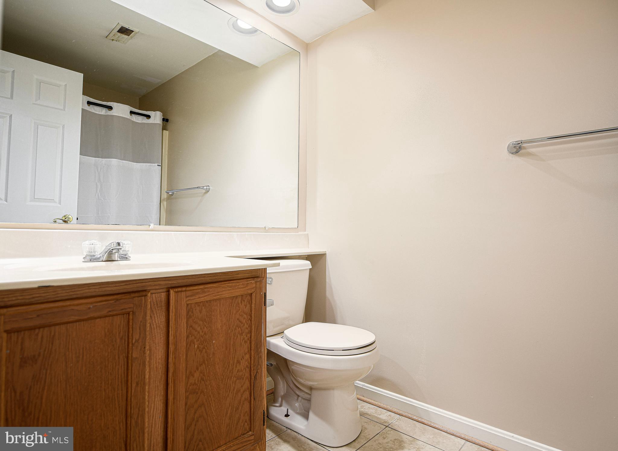 CONSTANT FRIENDSHIP - Residential