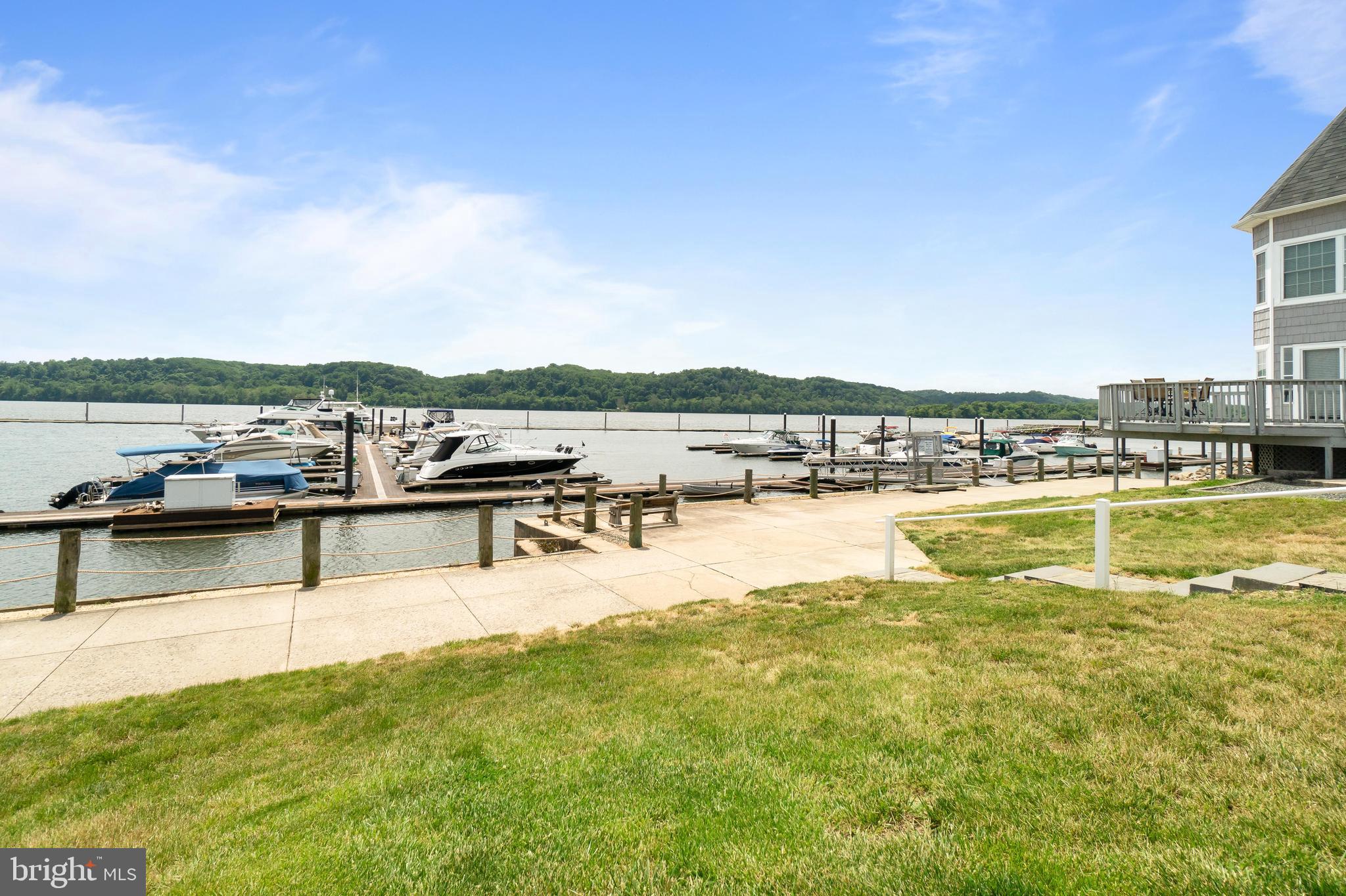 TOMES LANDING - Residential