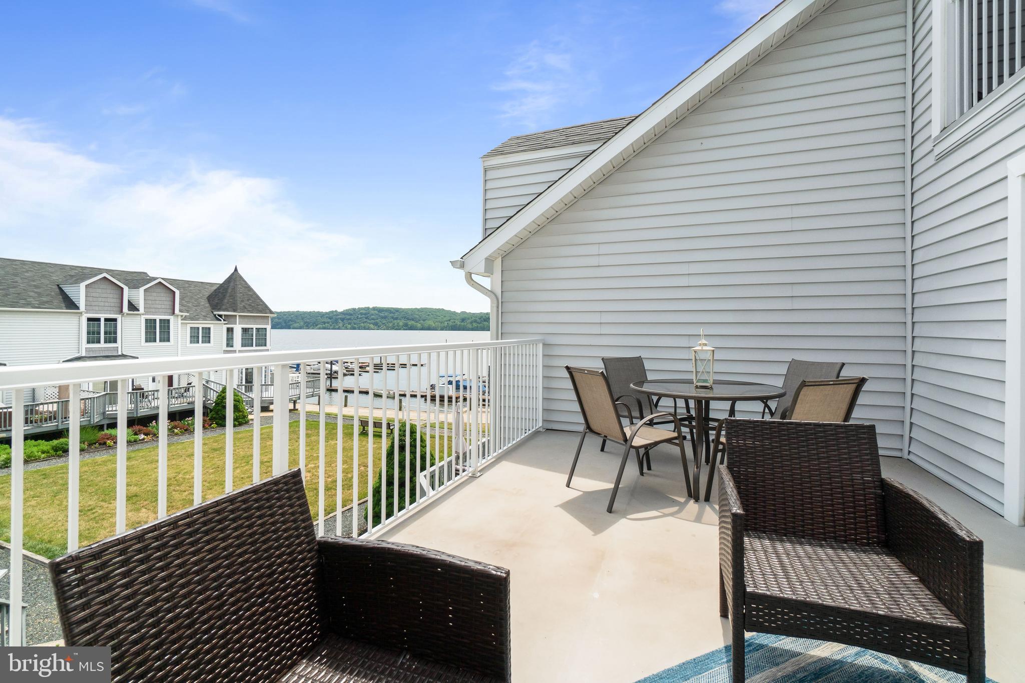 TOMES LANDING - Residential