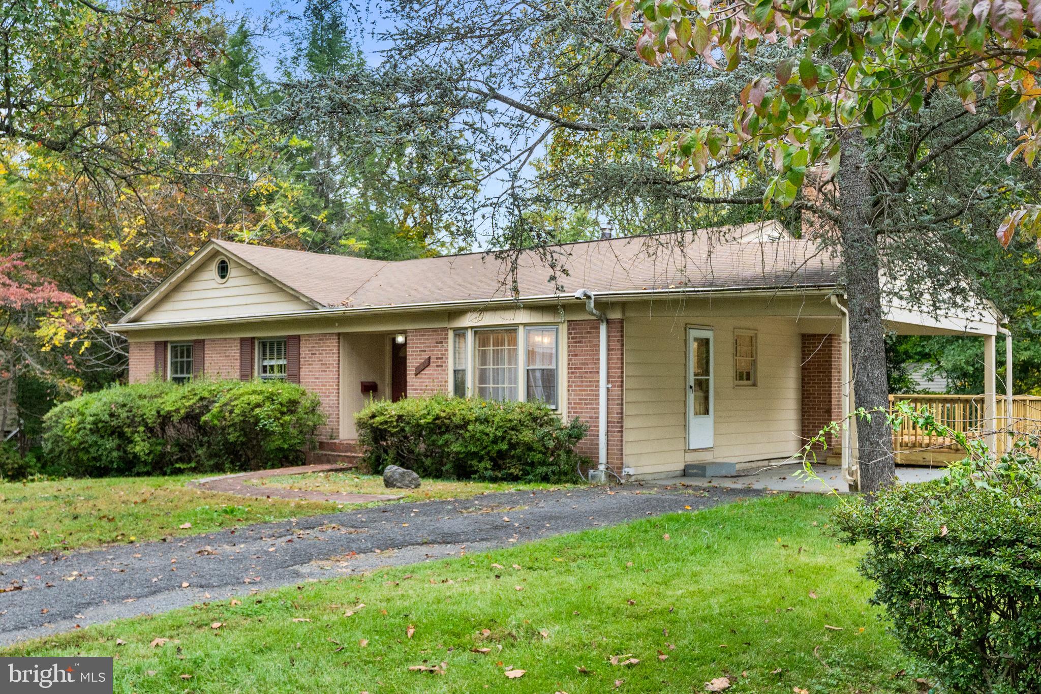 8324 EPINARD COURT