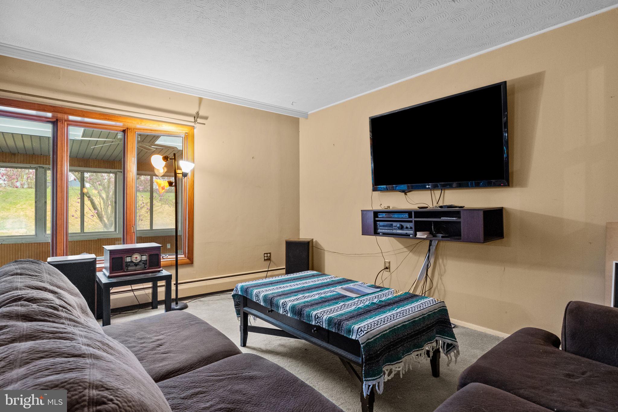 SNOWBALL GATE - Residential