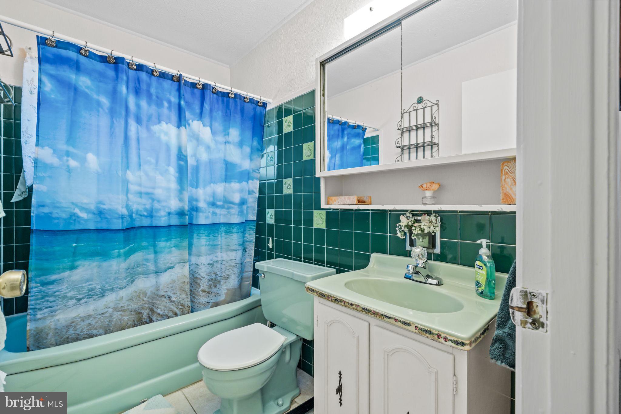 SNOWBALL GATE - Residential