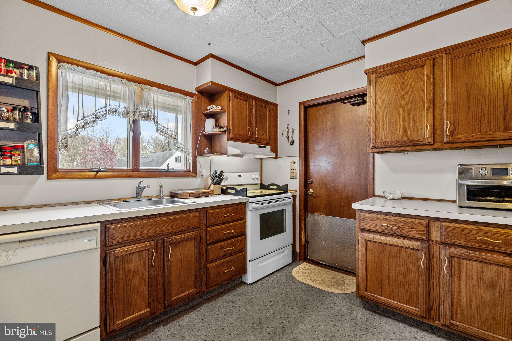 SNOWBALL GATE - Residential