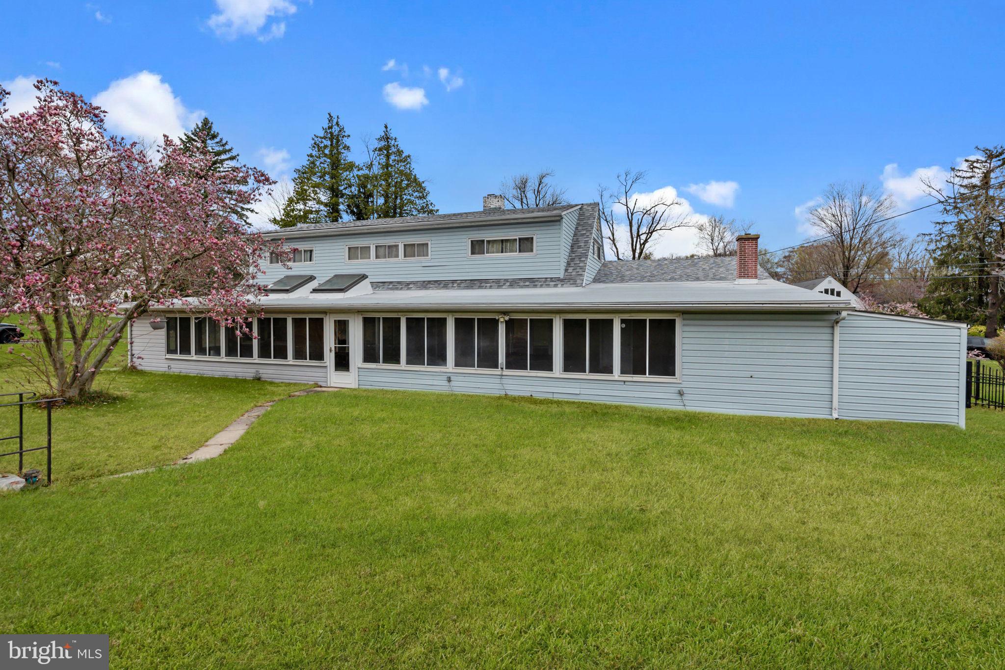 SNOWBALL GATE - Residential