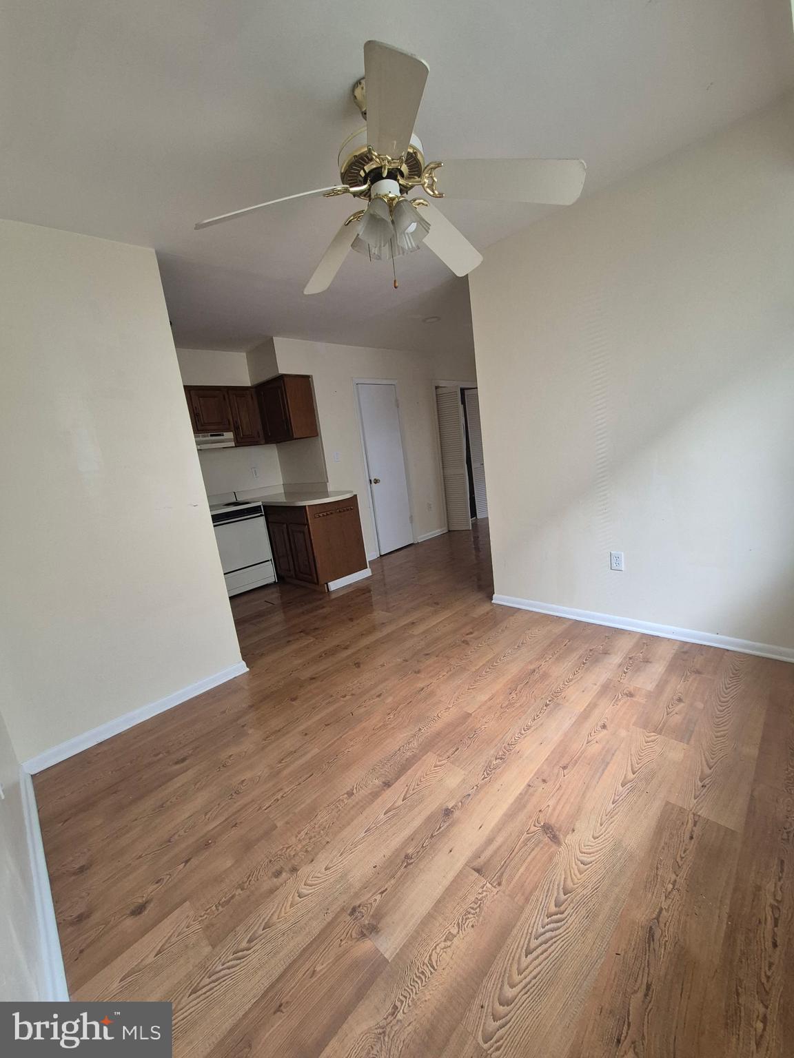 335 N GOVERNORS AVENUE