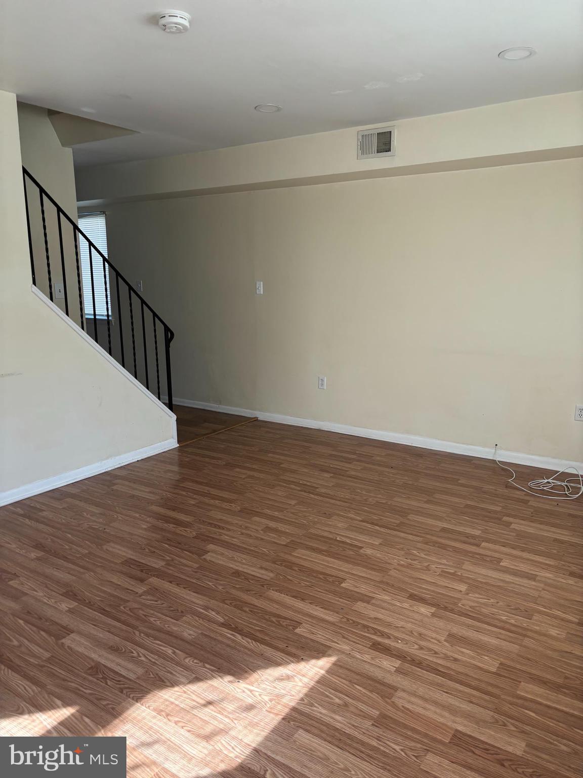 335 N GOVERNORS AVENUE