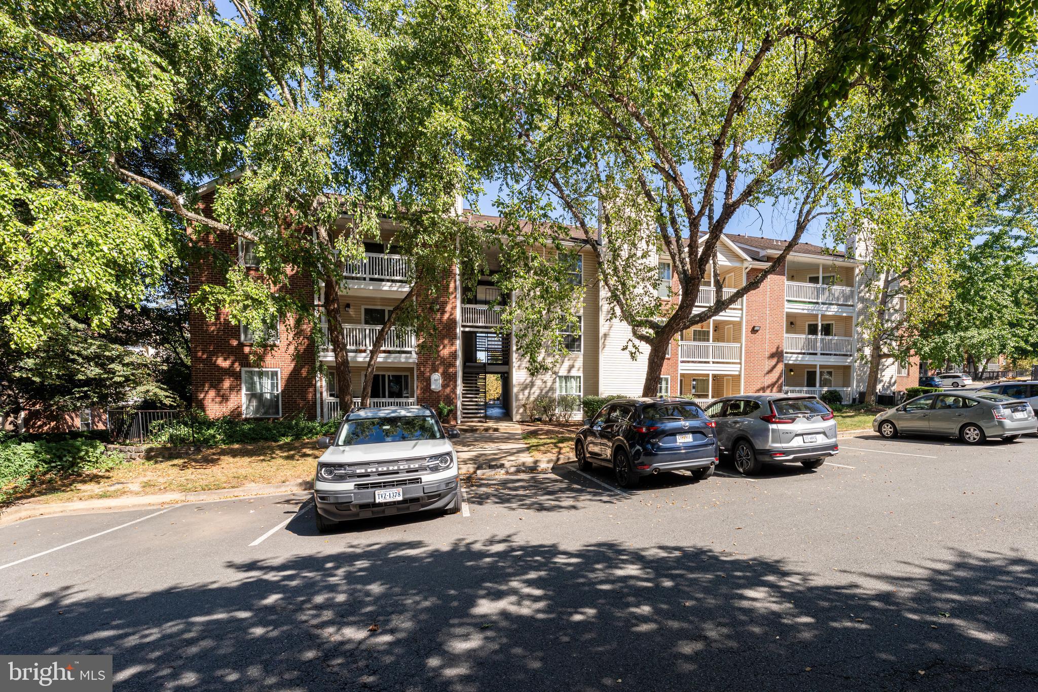 FOUNTAINS AT MCLEAN - Residential Lease