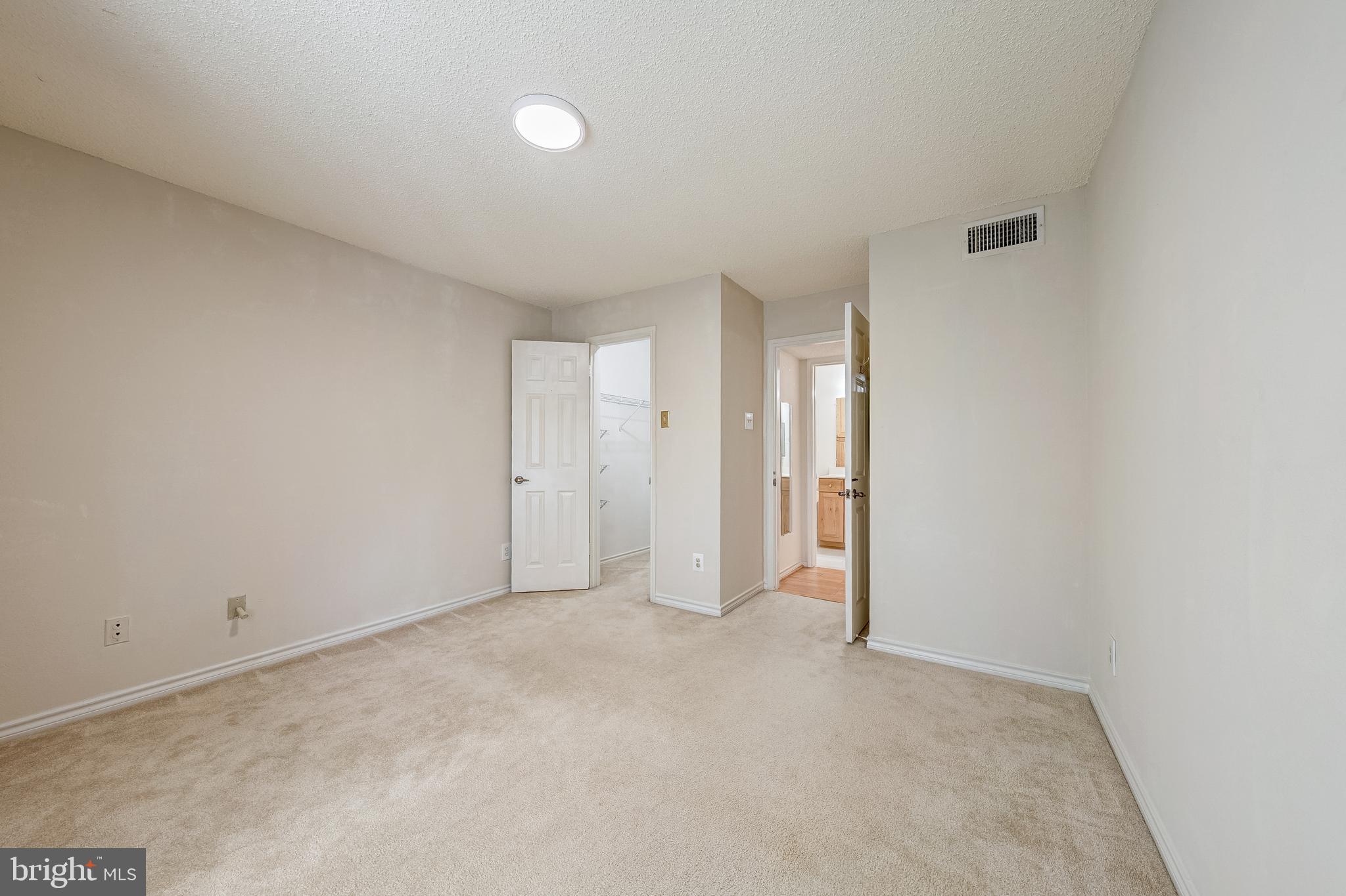 FOUNTAINS AT MCLEAN - Residential Lease