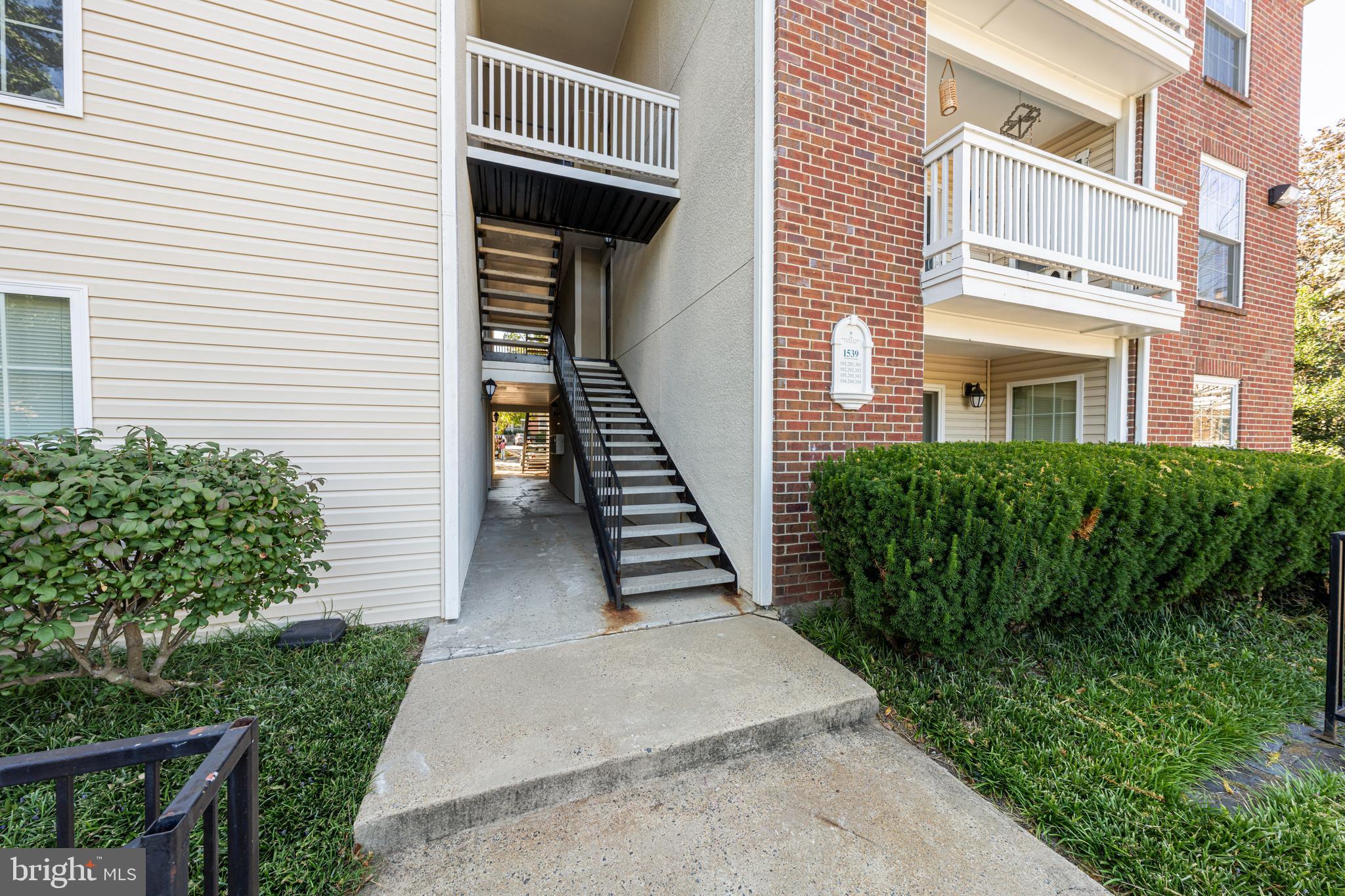 FOUNTAINS AT MCLEAN - Residential Lease