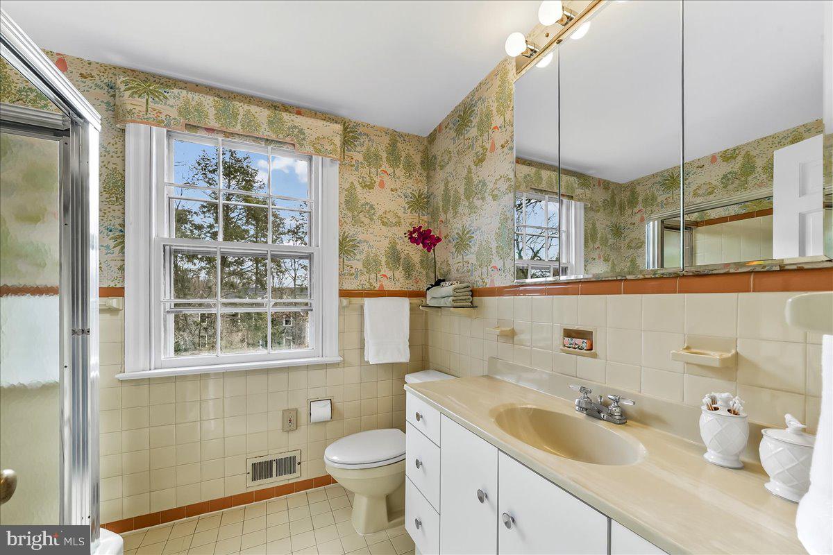 GLADWYNE - Residential