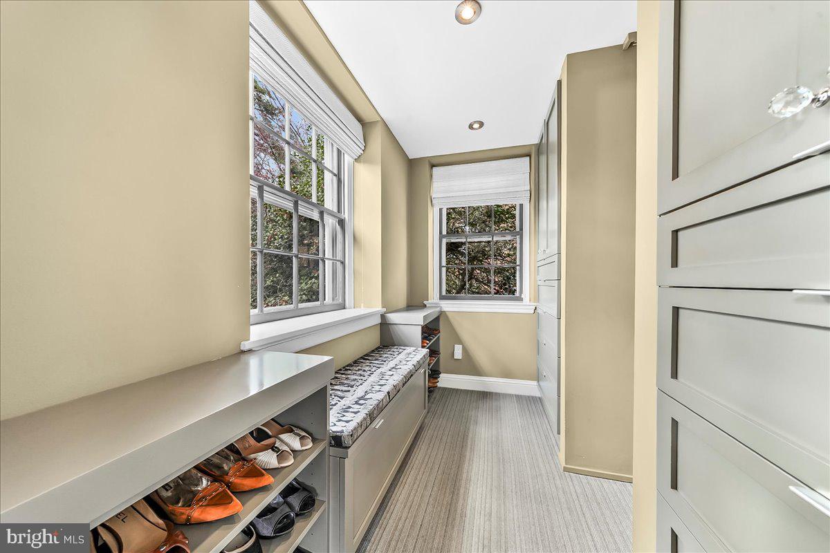 GLADWYNE - Residential