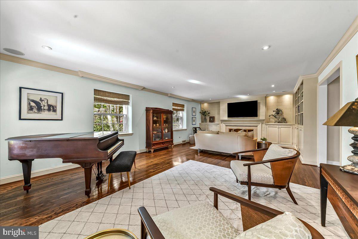 GLADWYNE - Residential