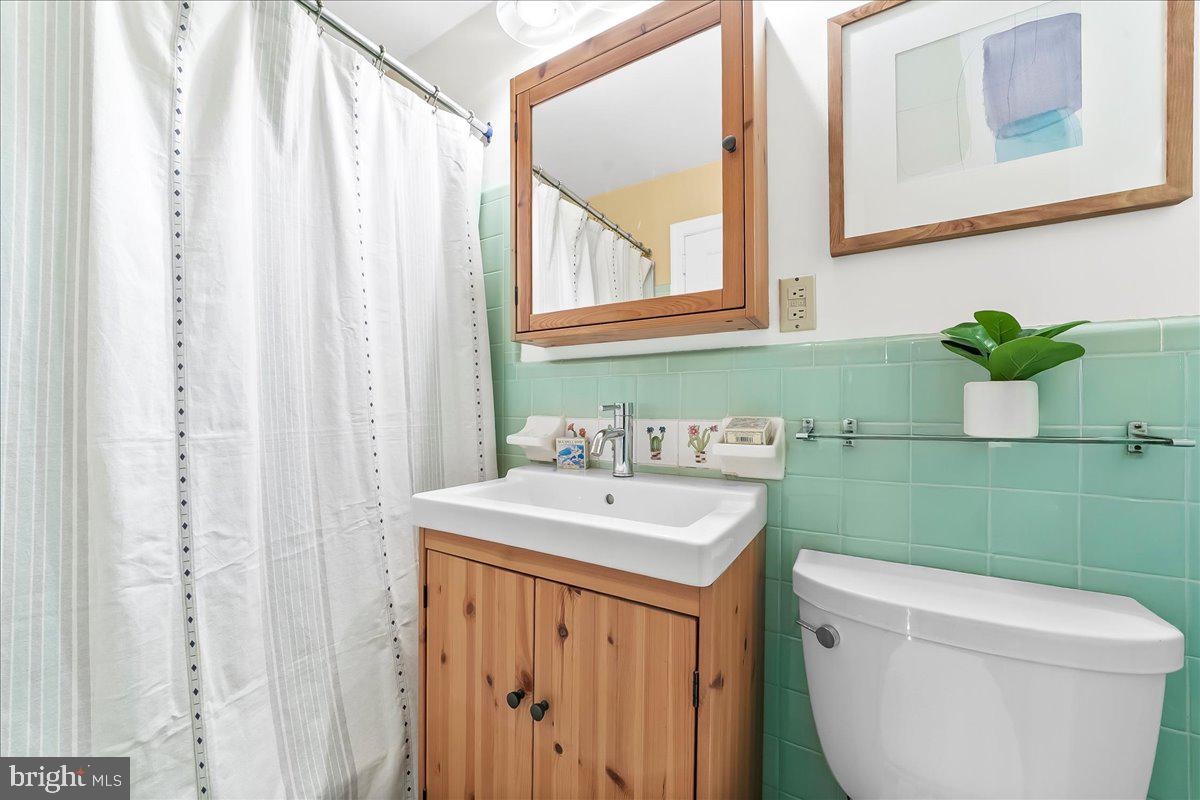 GLADWYNE - Residential