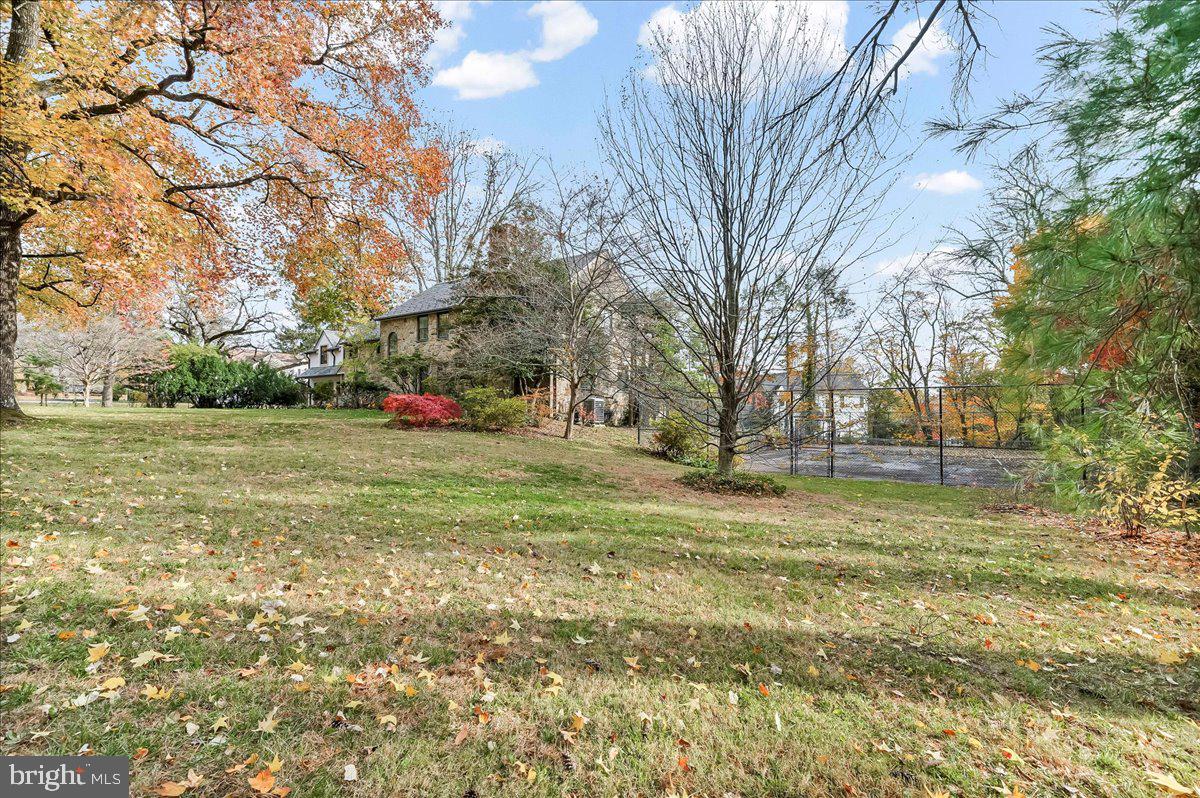 GLADWYNE - Residential