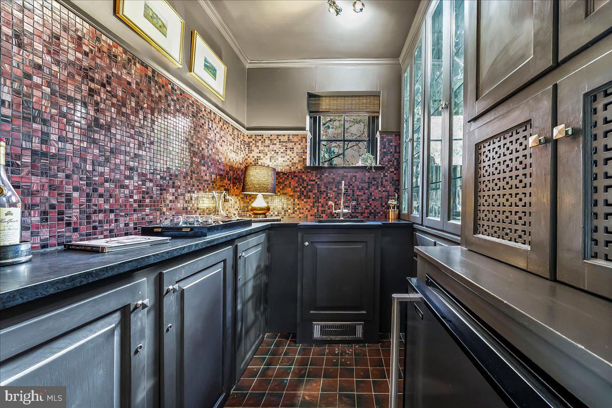 GLADWYNE - Residential