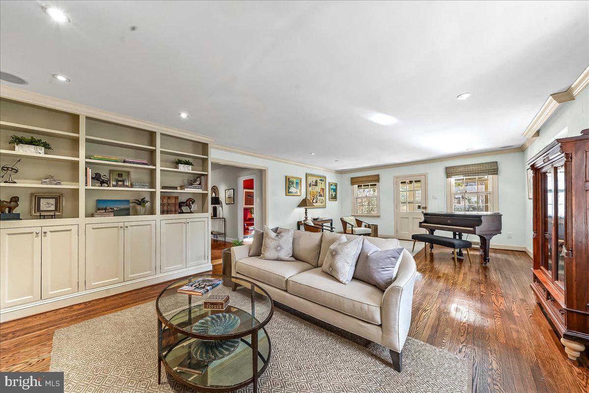 GLADWYNE - Residential