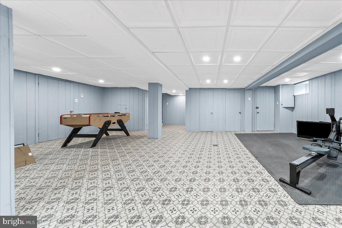 GLADWYNE - Residential