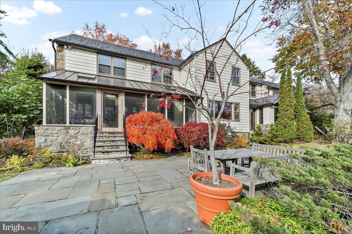 GLADWYNE - Residential