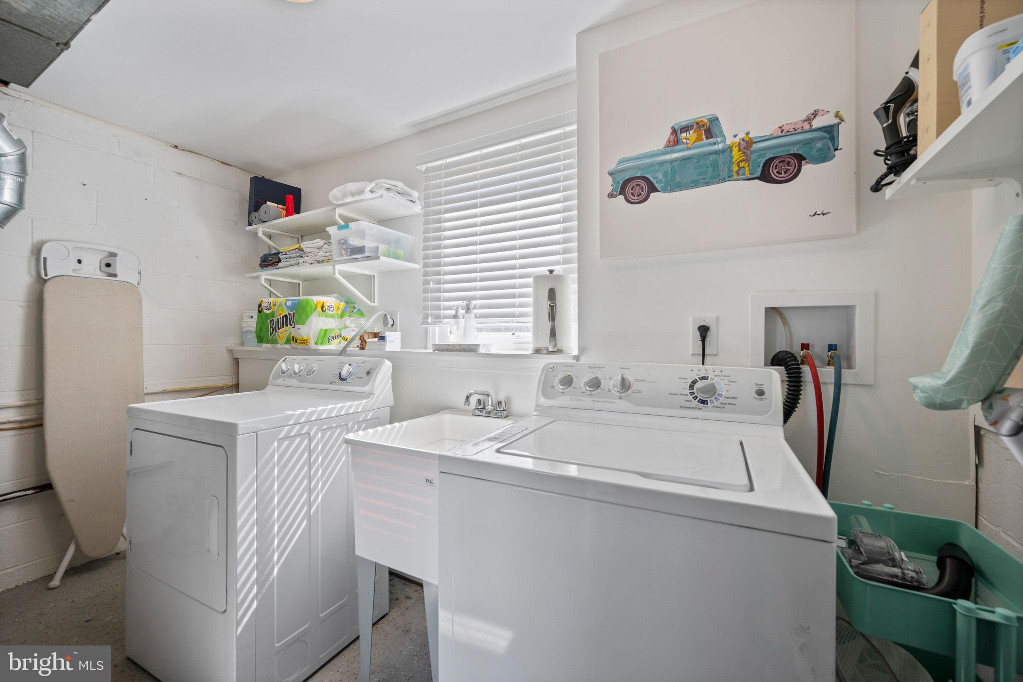 YORK MANOR - Residential