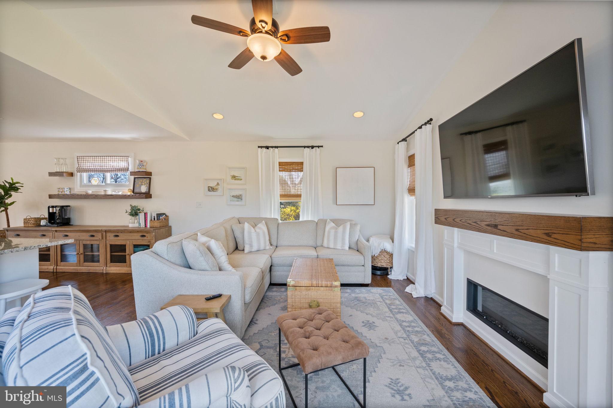 YORK MANOR - Residential