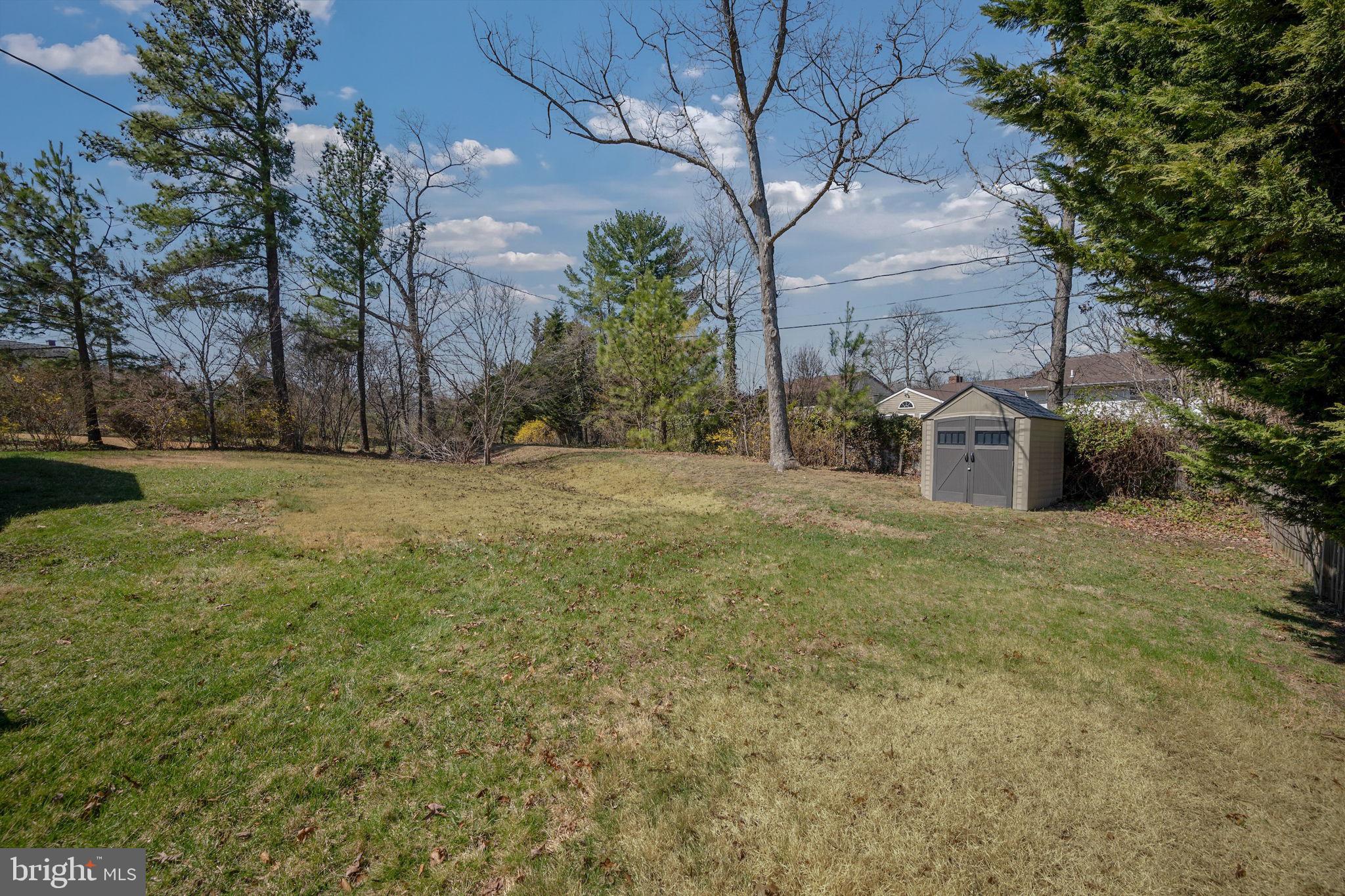 YORK MANOR - Residential