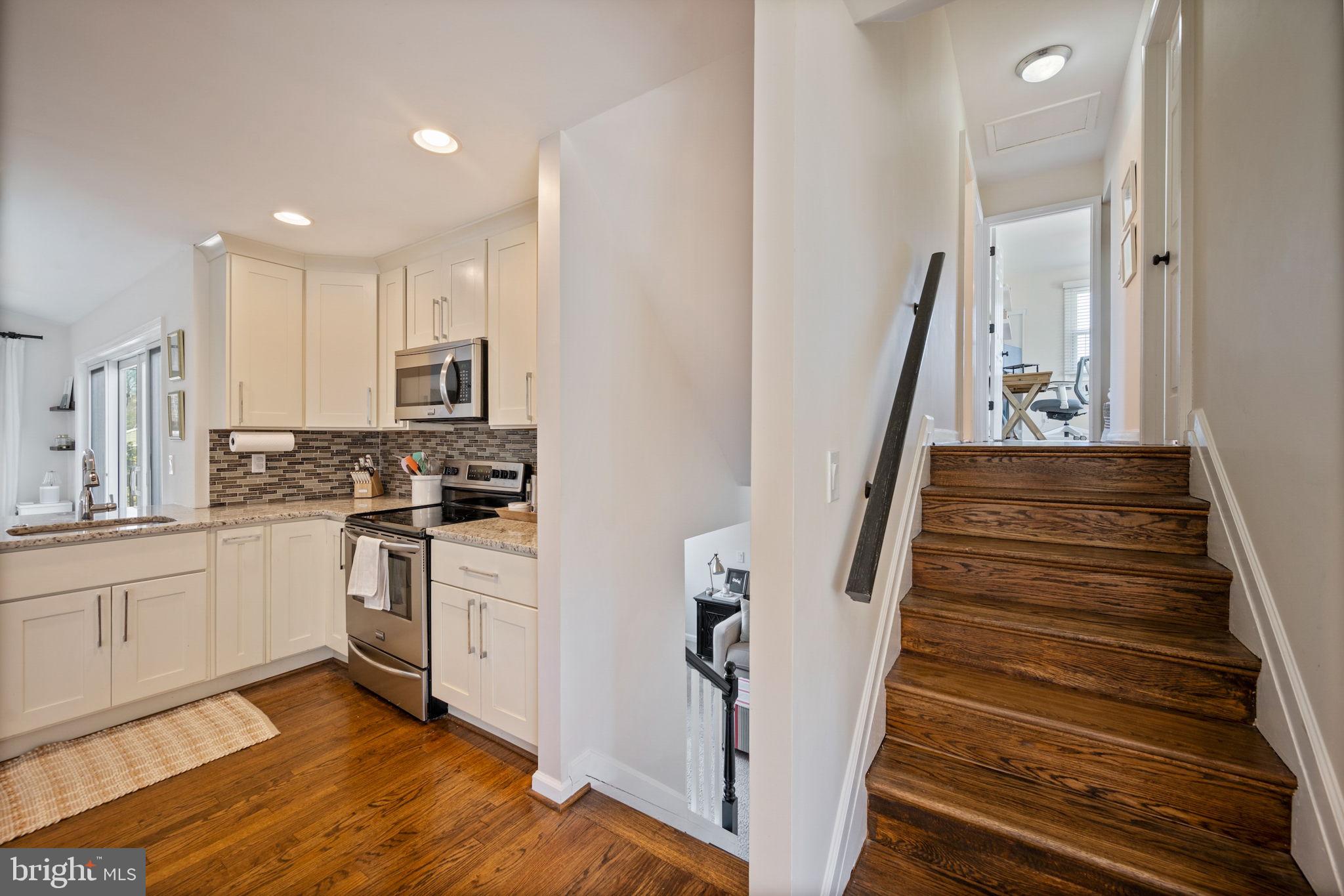 YORK MANOR - Residential