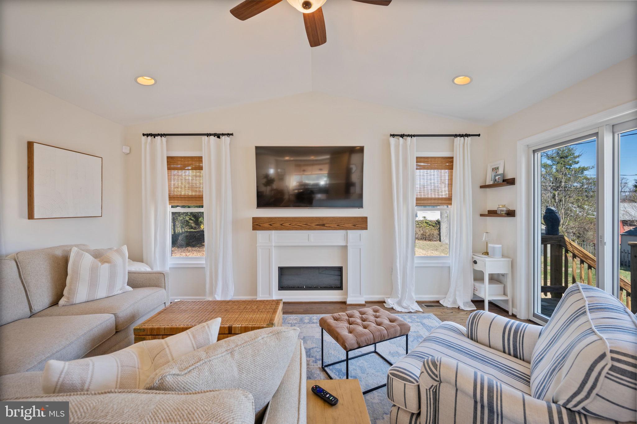 YORK MANOR - Residential