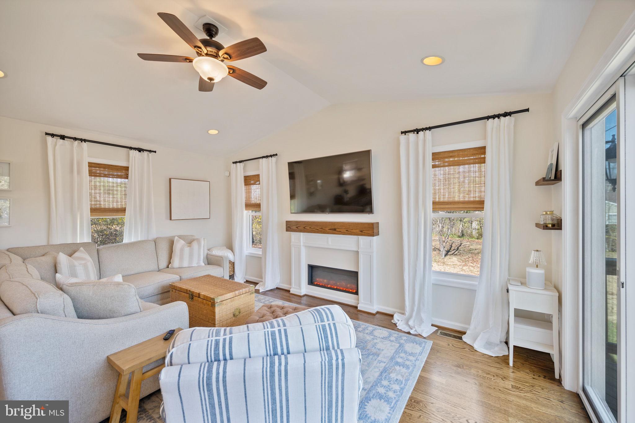 YORK MANOR - Residential