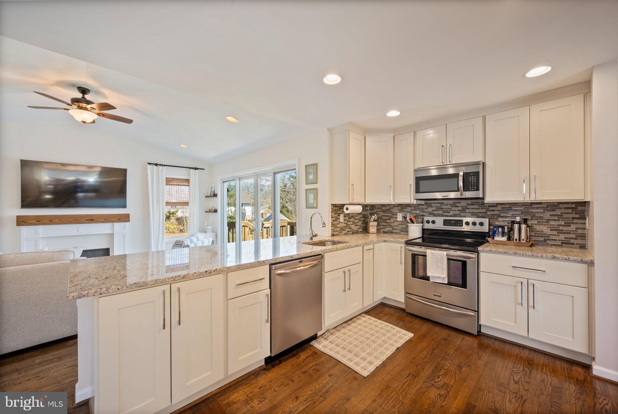 YORK MANOR - Residential